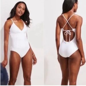 White Size Small Vineyard Vines Seersucker Sconset one piece swimsuit